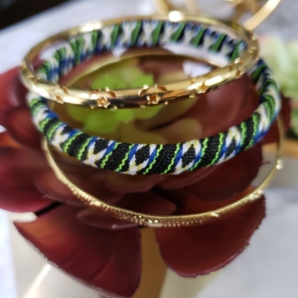Set of 3 bangle bracelets gold and green fabric boho casual stackable - Picture 5 of 5